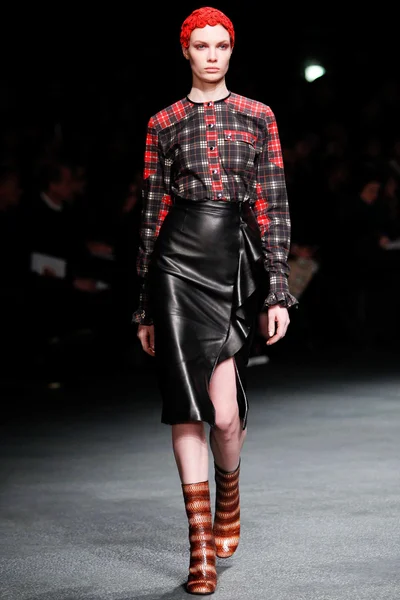 Look 14